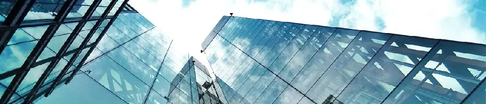 Imagen de vista de rascacielos desde calle